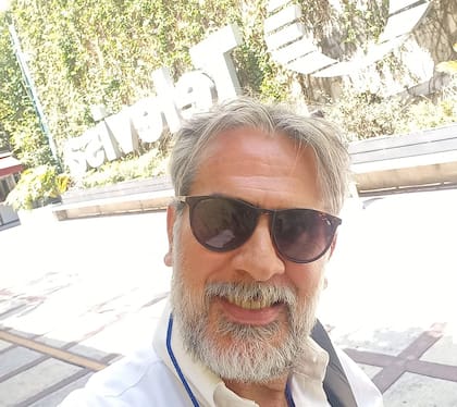 El actor tiene una larga trayectoria en televisión, pero decidió comenzar un negocio de calzado para caballeros