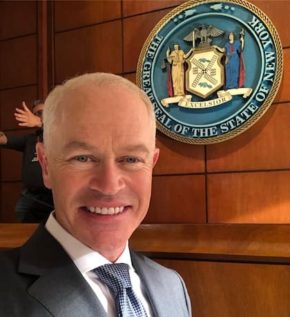 El actor trabajó en 17 episodios de la serie de abogados Suits (Instagram/@neal_mcdonough)