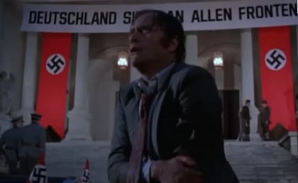 El actor Vic Morrow en una de las escenas de la película