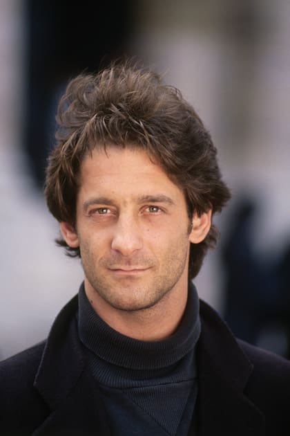 El actor Vincent Lindon fue un gran apoyo en sus días más tristes. La muerte de Casiraghi dejó a Carolina devastada y ella se recluyó con su familia en Saint-Remy-de- Provence, donde la princesa y el actor vivieron un romance que había empezado como una amistad