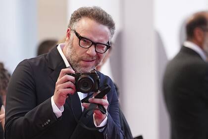 El actor y director Seth Rogen llevó su propia cámara de fotos para retratar su experiencia en el festival italiano