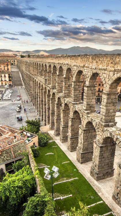 El acueducto romano de Segovia, con más de 15 km de largo