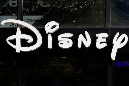 El acuerdo entre Disney y OpenAI se extiende por tres años e incluye una inversión de 1000 millones de dólares por parte de la compañía de entretenimiento