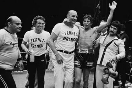 El adiós: Monzón le ganó por segunda vez a Valdez y se retiró campeón