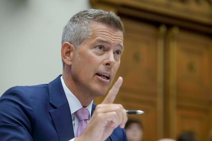 El administrador interino de la NASA, Sean Duffy