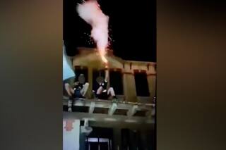 Un estudiante encendió una bomba de estruendo, explotó antes de tiempo y perdió una mano