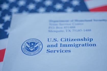 El Advance Parole se tramita en el Uscis y permite a migrantes salir de Estados Unidos sin perder su estatus