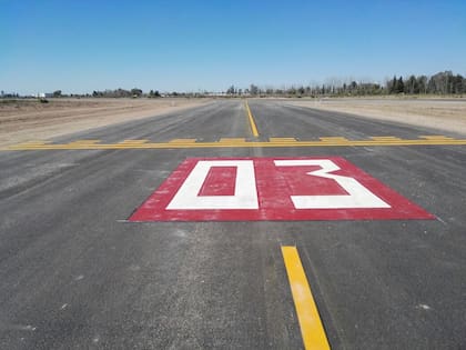 El aeródromo de San Martín fue reacondicionado en 2016 por el cierre de El Plumerillo, que fue remodelado. El mercado aéreo es creciente en la región y Mendoza se ha convertido en el hub del oeste argentino.