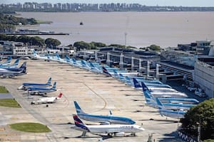 El aeroparque porteño, con los aviones en tierra desde hace un mes