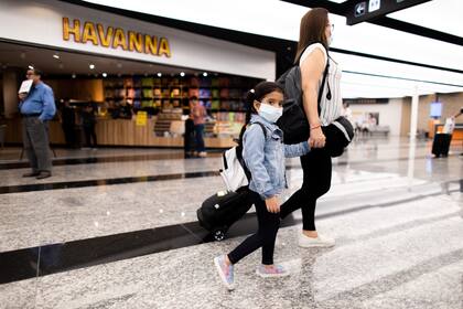El aeropuerto de Ezeiza durante la cancelación de vuelos provenientes de países con casos de coronavirus