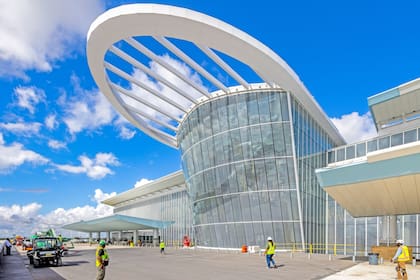 El Aeropuerto de Orlando actualizó el status de las operaciones para el miércoles mientras se aproxima la tormenta tropical Nicole