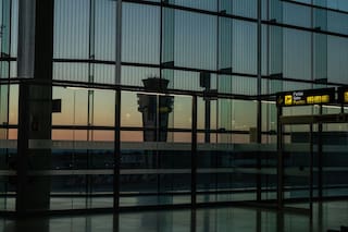 Cerró temporalmente uno de los principales aeropuertos de España