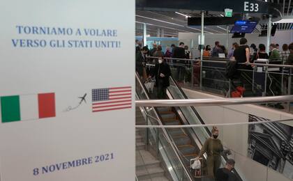 El Aeropuerto Fiumicino Leonardo Da Vinci cerca de Roma en Italia, el 8 de noviembre del 2021.  (Foto AP/Alessandra Tarantino)