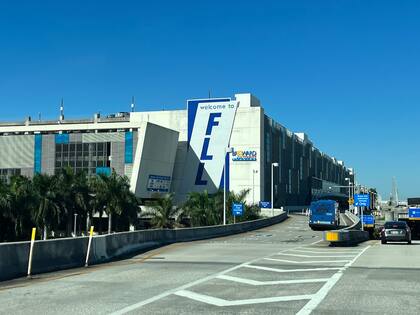 El Aeropuerto Internacional de Fort Lauderdale-Hollywood en Florida presenta un volumen de vuelos retrasados o cancelados que alcanza casi el 30%