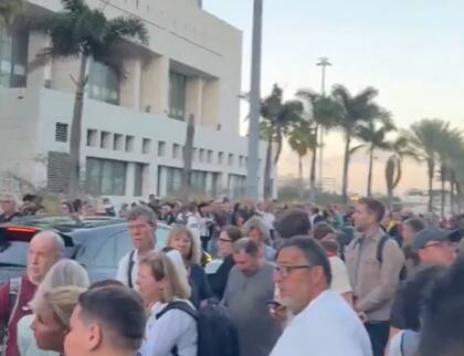 El Aeropuerto Internacional de Miami fue parcialmente evacuado el domingo por un equipaje sospechoso