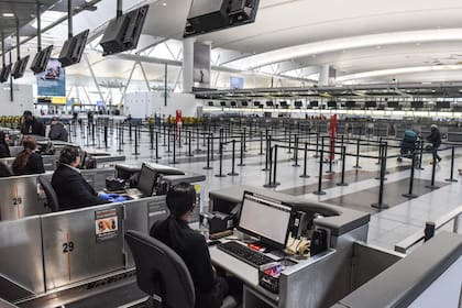 El aeropuerto JFK, en Nueva York, con muy poca actividad en los meses más duros de la pandemia, en 2020