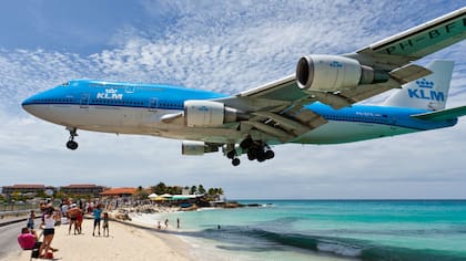 El aeropuerto Princess Juliana en la isla de Saint Martin causa asombro permanente