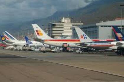 Aerolíneas internacionales en el aeropuerto de Caracas, antes de que suspendan sus operaciones