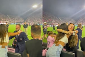 El afectuoso saludo de Anto Roccuzzo con David y Victoria Beckham en el debut de Messi