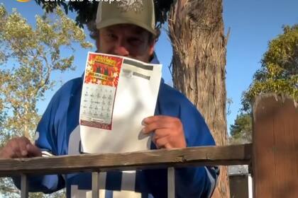 El afortunado se mostró en un vídeo en redes sociales (Foto: @thrifty.beaches)