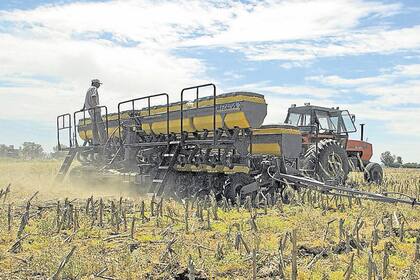 El agro tributa más que el promedio de la economía