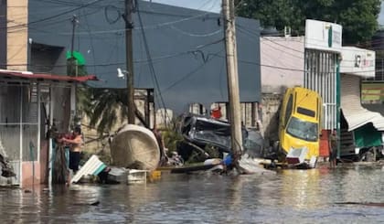 El agua arrasó con todo a su paso en México