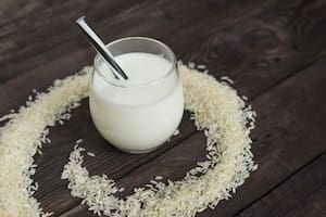 Cómo preparar agua de arroz para cuidar la piel de tu rostro