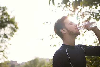 El agua es fundamental para la memoria y el estado de ánimo en niños y adultos