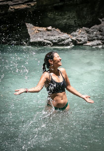 El agua está a muy buena temperatura.