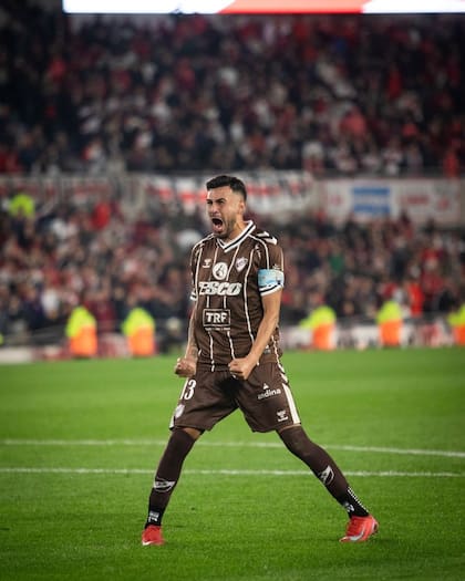 El aguerrido zaguero de Platense, Nacho Vázquez, en la mira de San Lorenzo