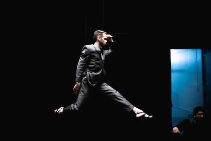 El agujero de la danza, de Juan Onofri Barbato, la propuesta que se estrenó en la página del CCK y que esta vez se podrá ver desde la plataforma de la sala de Parque Patricios