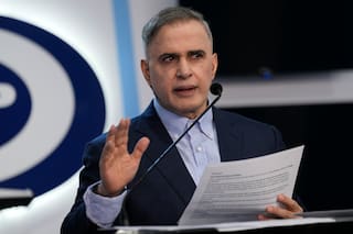 Un hombre clave de Maduro renuncia como fiscal general y asume un nuevo cargo en Venezuela