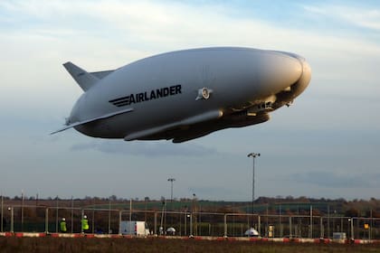 El Airlander 10 en uno de sus vuelos de prueba durante 2017