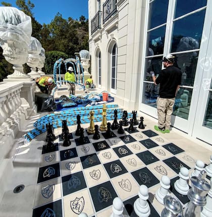 El ajedrez de la mansión con Instagram es de mármol