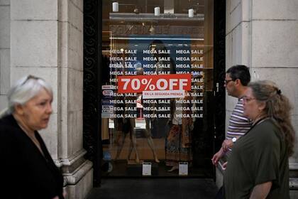 El ajuste fiscal de Milei tuvo un fuerte impacto en la economía y la sociedad de Argentina.