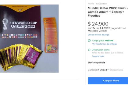 El álbum, más 100 figuritas, más sobres, se ofrecen en Mercado Libre a un precio de $24.900