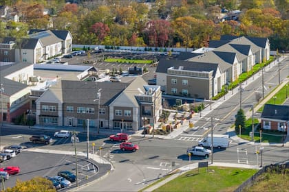 El alcalde anunció un programa de respaldo público para reducir los costos de las primas de seguros en edificios de alquiler estabilizado