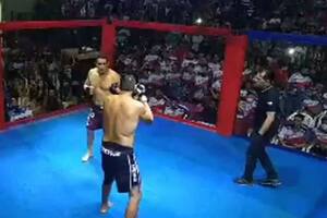 El alcalde de Borba, Brasil, se enfrentó en el ring con un exconcejal.