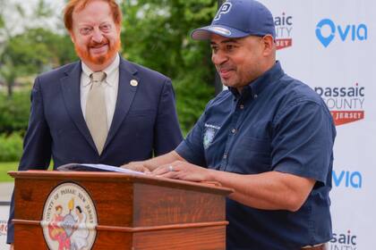 El alcalde de la ciudad, Héctor C. Lora, celebró la aprobación de la medida