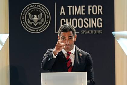 El alcalde de Miami, Francis Suarez, habla durante un evento en Simi Valley, California, el jueves 15 de junio de 2023 (AP Foto/Michael Owen Baker)