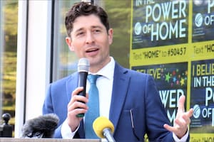 Quién es Jacob Frey, el alcalde que enfrentó al ICE tras una de las redadas más grandes del último año
