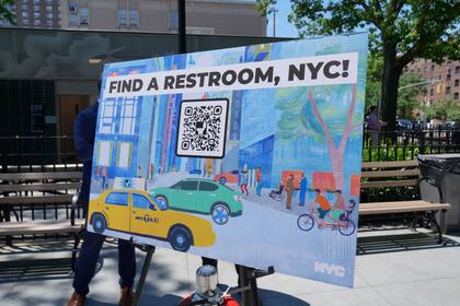 El alcalde de Nueva York anunció una medida para hacer que los baños públicos de la ciudad sean más accesibles