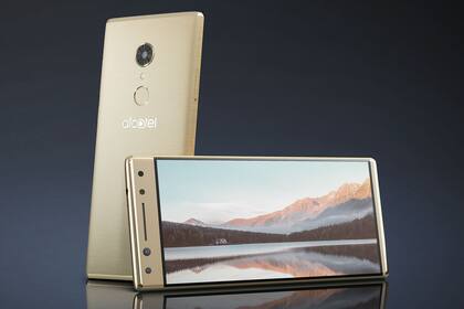 El Alcatel 5, el tope de gama de la compañía para este año