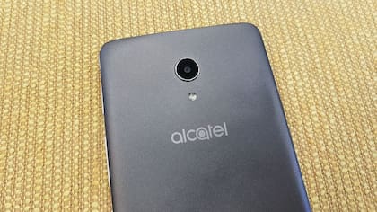 El Alcatel A3 XL tiene una modesta cámara trasera de 13 megapixeles