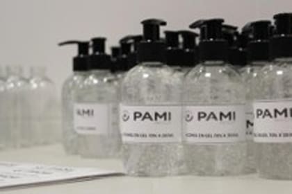El alcohol en gel que comenzó a fabricar el PAMI