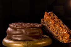 Un alfajor argentino fue elegido como el mejor del mundo por un ranking internacional