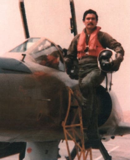 El alférez Pedro Seabra Pinedo, de la Fuerza Aérea del Perú, conocido en los aires como “araña”