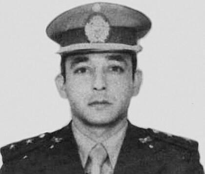 El alférez Sánchez, en cuya tumba de Darwin existen restos de otros soldados caídos en la guerra de 1982