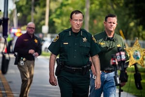 Tenue luz de esperanza para migrantes cubanos y venezolanos en Florida por el pedido de un sheriff