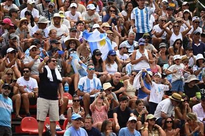 El aliento de la hinchada argentina, en el Jockey Club